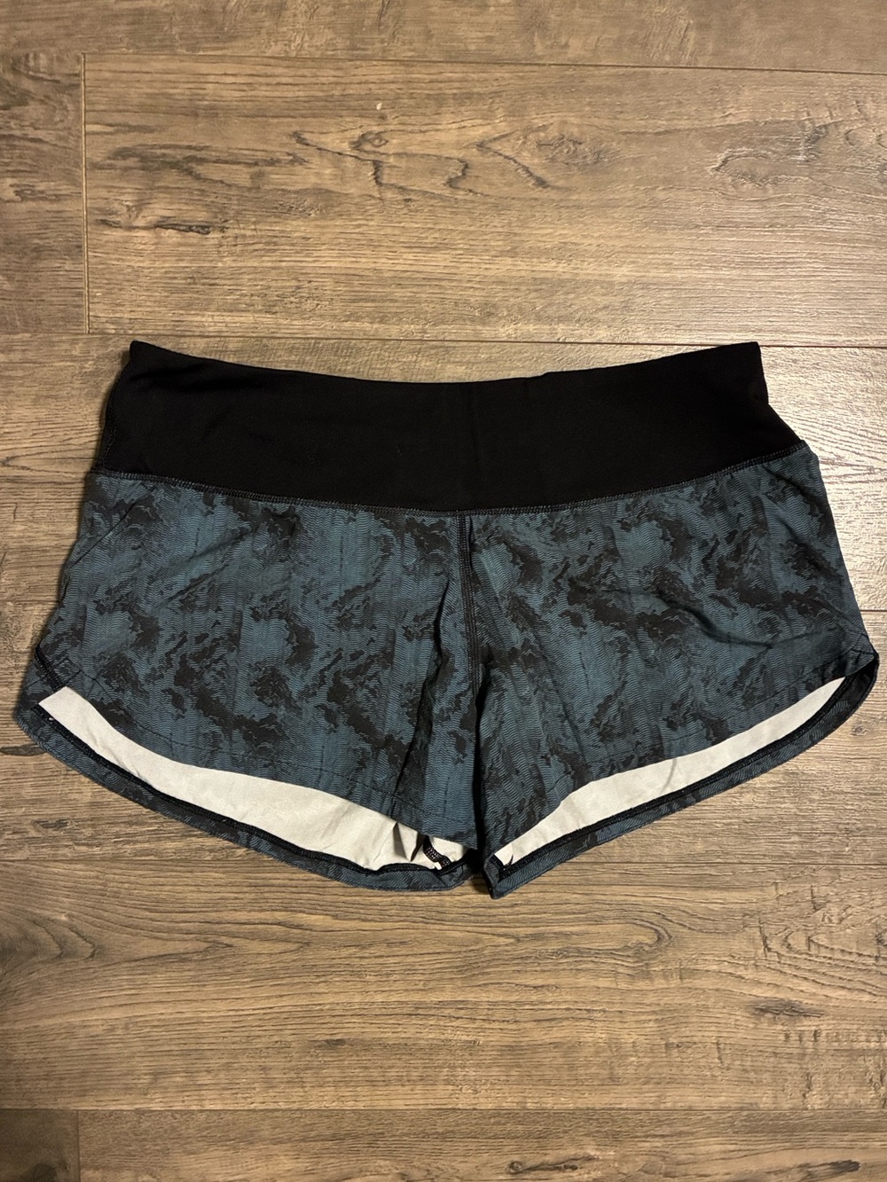 Vuori Omni performance 2 shorts - SMALL